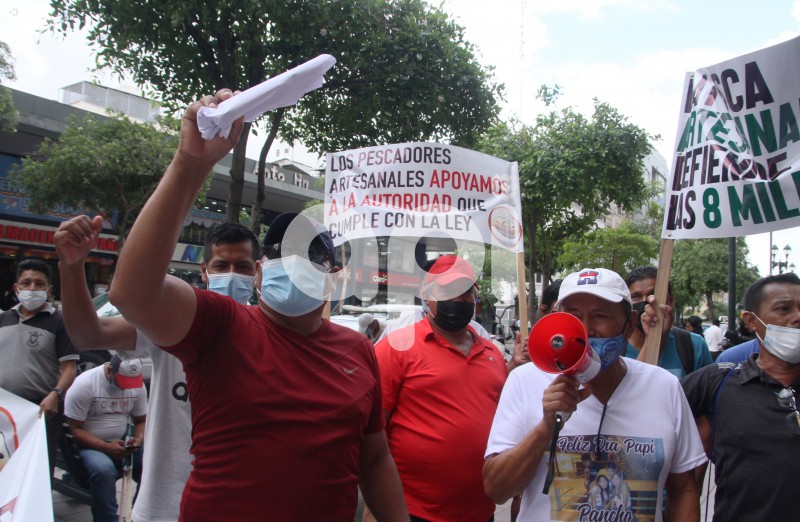 GYE-MARCHA-PESCADORES