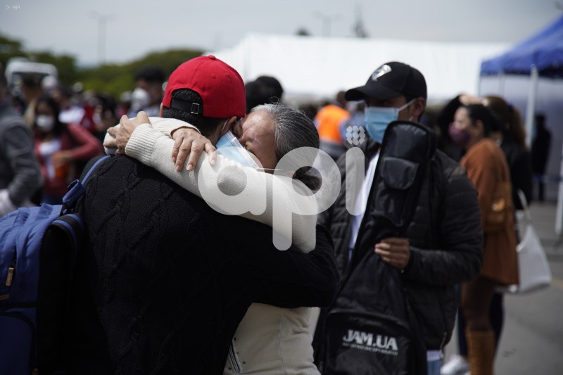 UIO-VUELO-HUMANITARIO-UCRANIA
