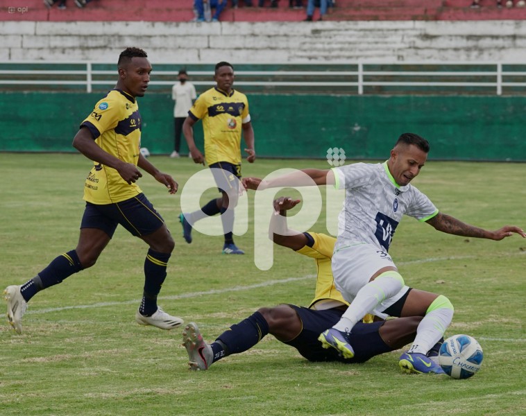 FBL-LIGA PRO-CHACARITAS-GUAYAQUIL SPORT-