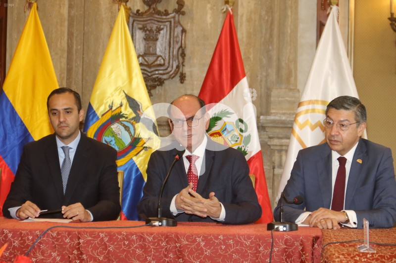 UIO-CACILLERES-COMISION-ANDINA