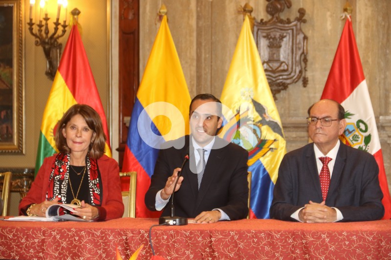 UIO-CACILLERES-COMISION-ANDINA