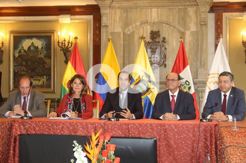 UIO-CACILLERES-COMISION-ANDINA