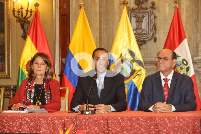 UIO-CACILLERES-COMISION-ANDINA