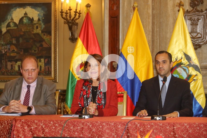 UIO-CACILLERES-COMISION-ANDINA