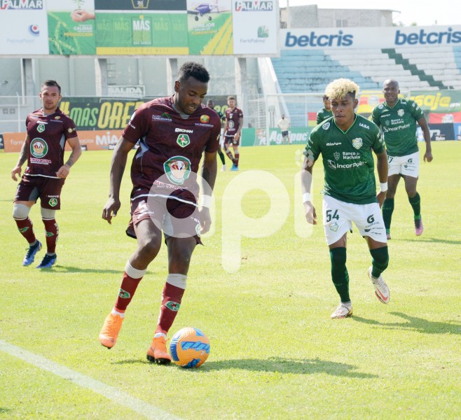 FBL-LIGAPRO-ORENSE-MUSHUC RUNA
