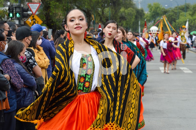 CUE-DESFILE-ESTUDIANTIL