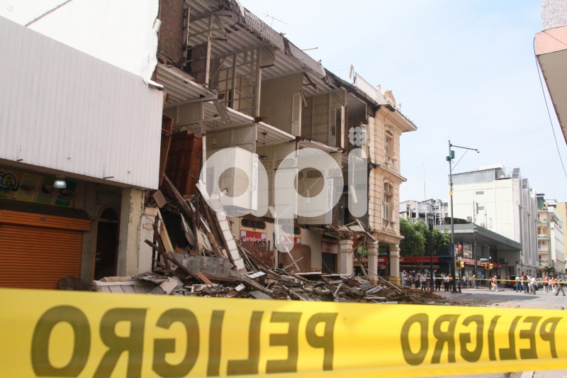 GYE-EDIFICIO-CAIDO