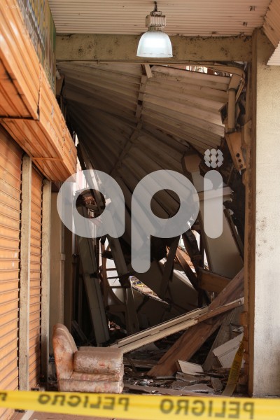 GYE-EDIFICIO-CAIDO