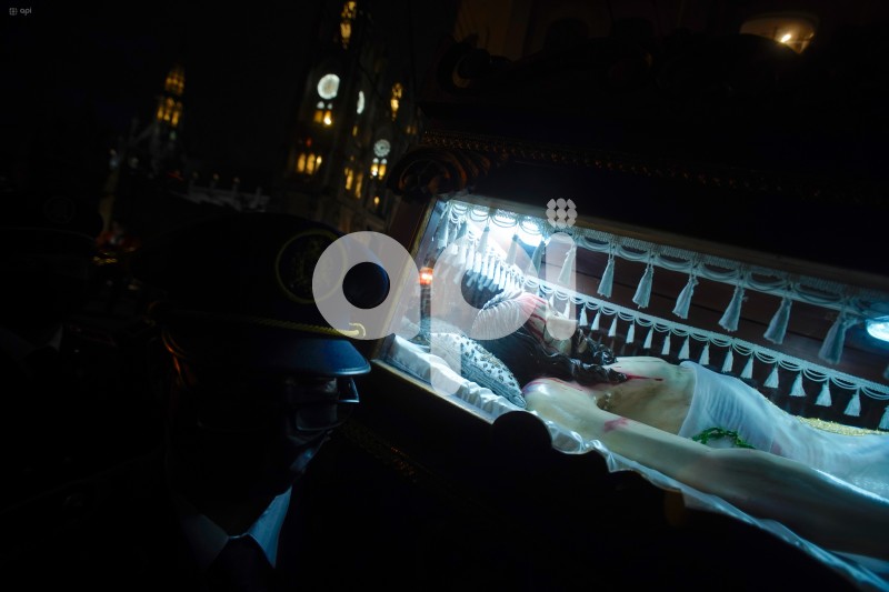 UIO-PROCESION-LUZ