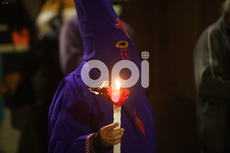 UIO-PROCESION-LUZ