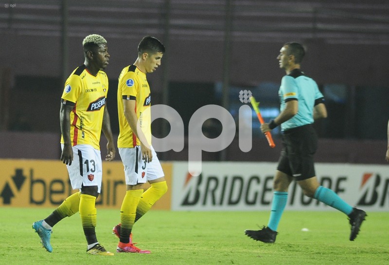 FBL-SUDAMERICANA-LANUS-BARCELONA