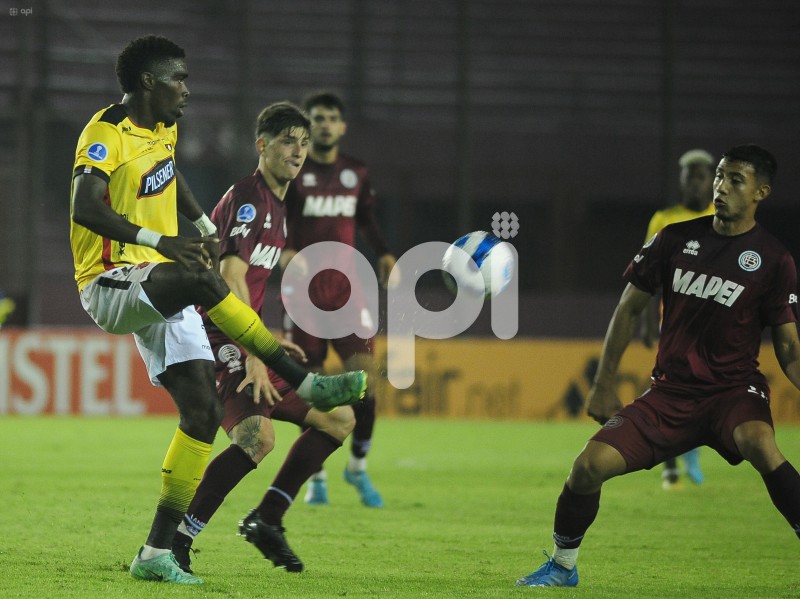 FBL-SUDAMERICANA-LANUS-BARCELONA