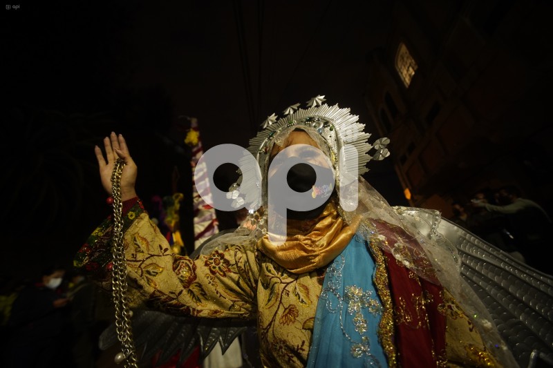 UIO-PROCESION-LUZ