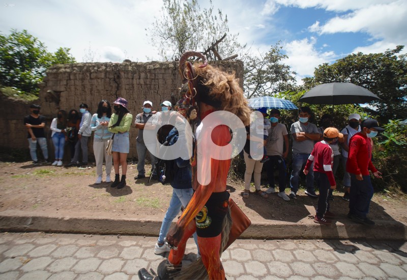 UIO-PROCESION-ALANGASI