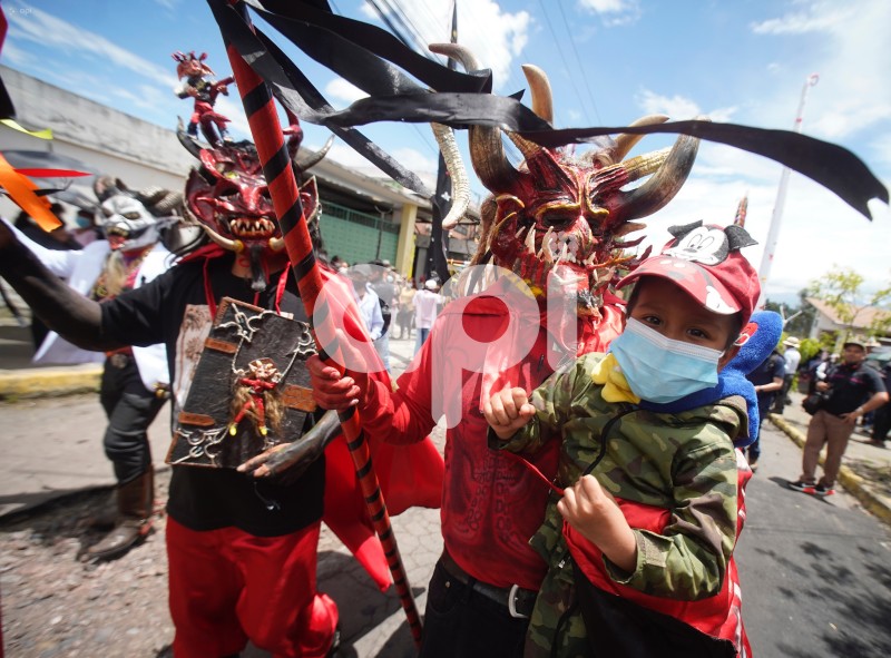 UIO-PROCESION-ALANGASI