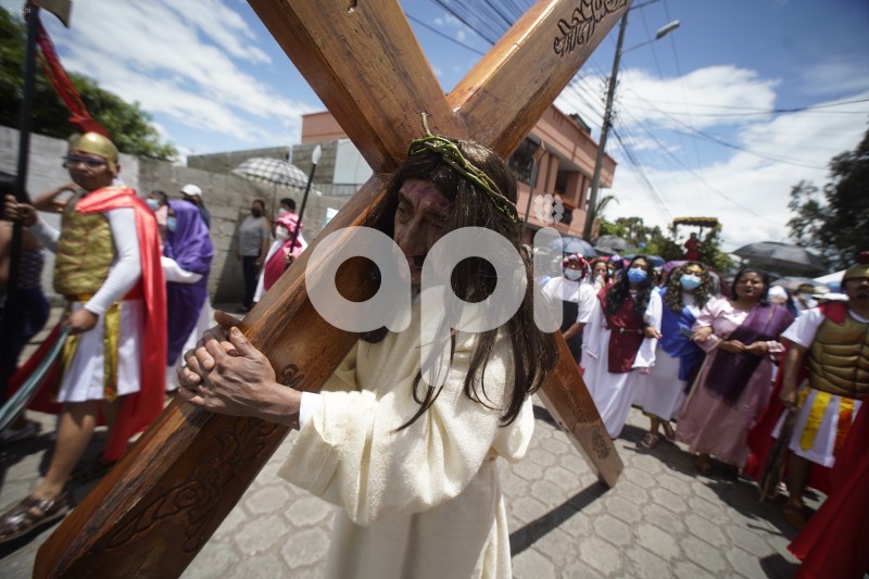 UIO-PROCESION-ALANGASI