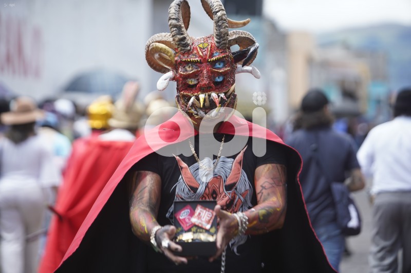 UIO-PROCESION-ALANGASI