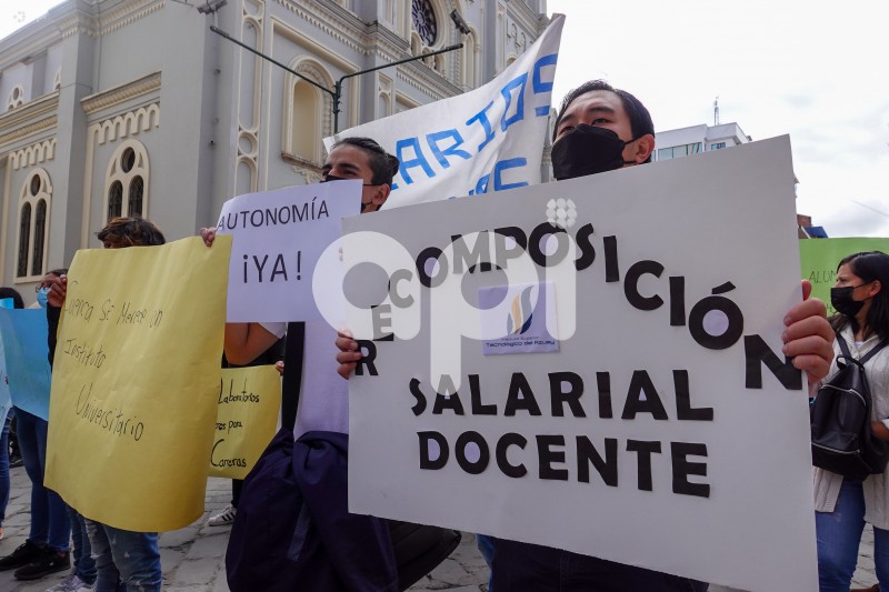 CUE-MARCHA-CONTRA-SENESCYT