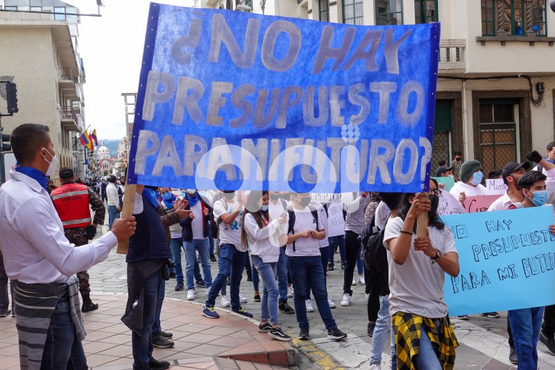 CUE-MARCHA-CONTRA-SENESCYT