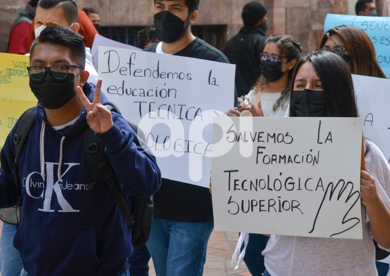 CUE-MARCHA-CONTRA-SENESCYT
