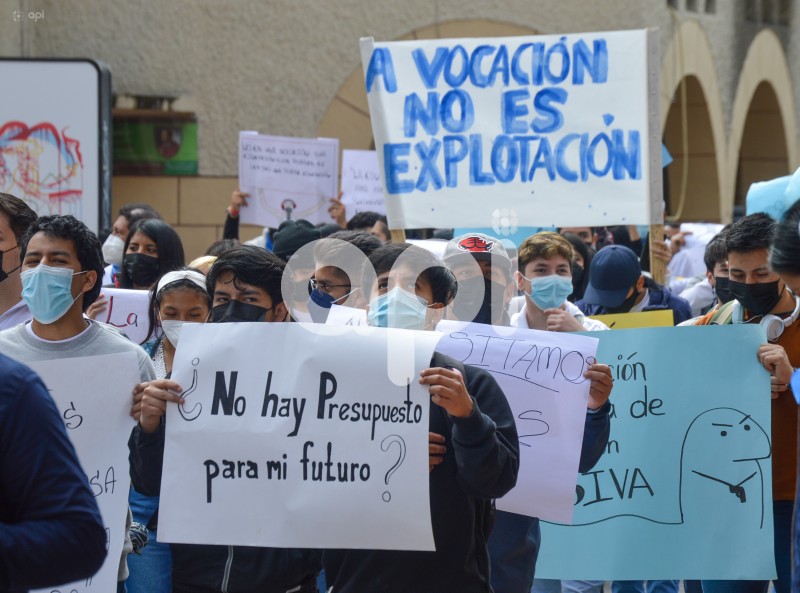 CUE-MARCHA-CONTRA-SENESCYT