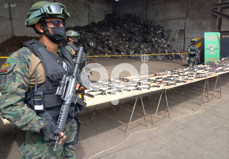 GYE-DESTRUCCION ARMAS
