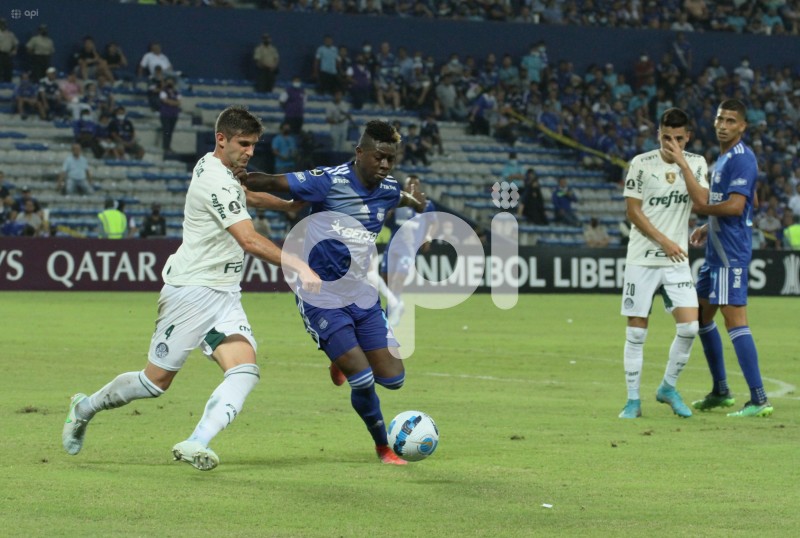 FBL-LIBERTADORES-EMELEC-PALMEIRAS