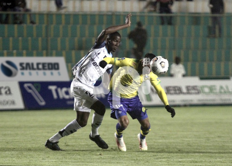 FBL-LIGAPRO-GUALACEO-MACARA