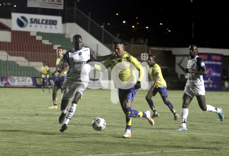 FBL-LIGAPRO-GUALACEO-MACARA