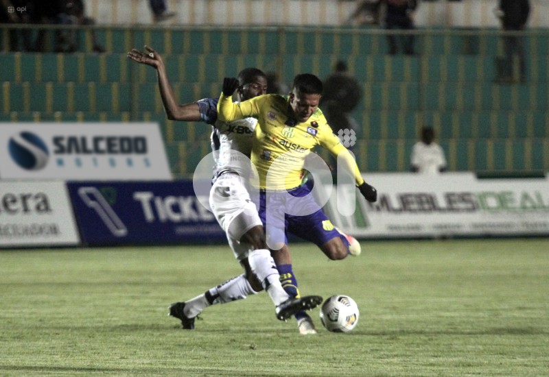 FBL-LIGAPRO-GUALACEO-MACARA