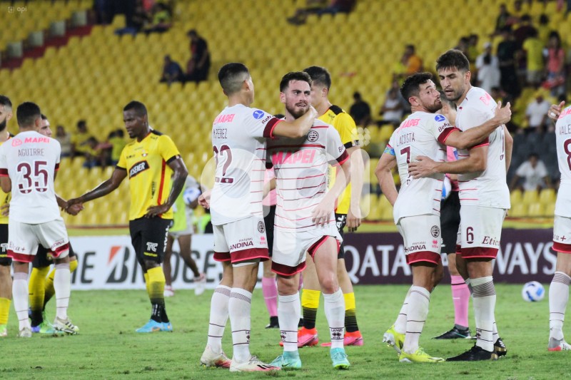 FBL-SUDAMERICANA-BARCELONA-LANÚS