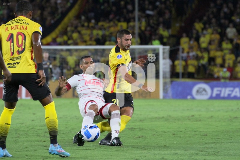 FBL-SUDAMERICANA-BARCELONA-LANÚS