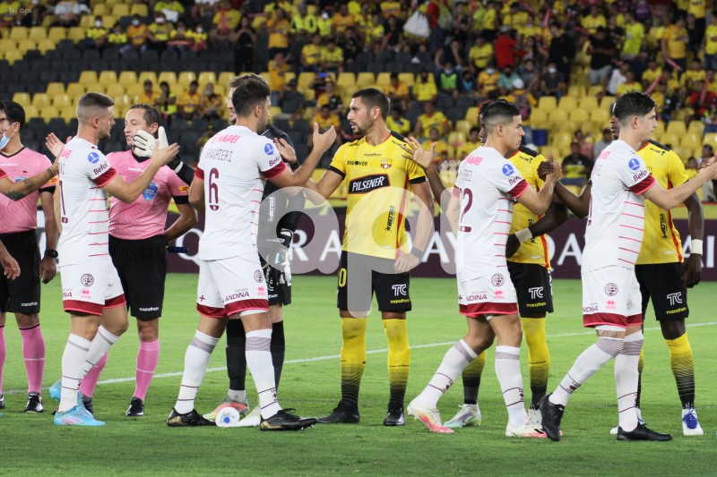 FBL-SUDAMERICANA-BARCELONA-LANÚS