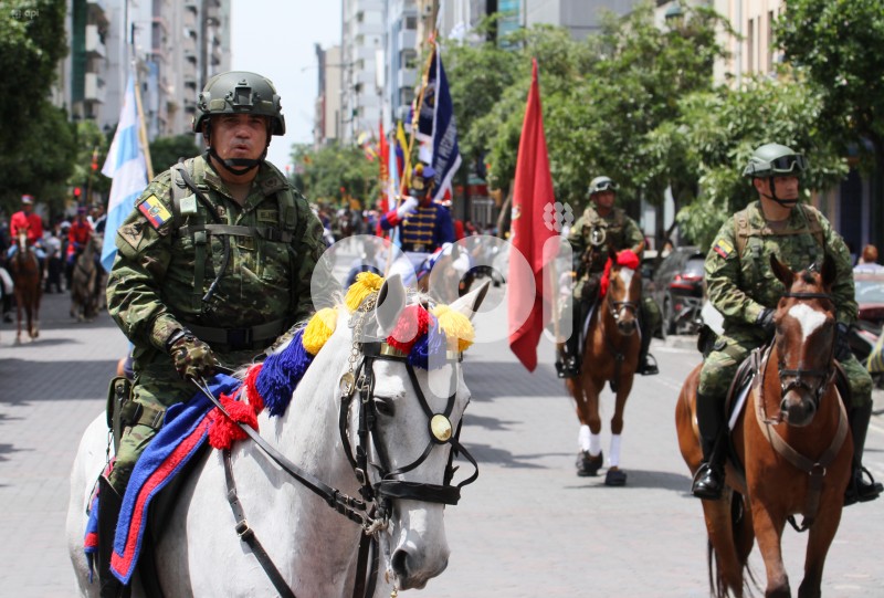 GYE-CEREMONIA MILITAR
