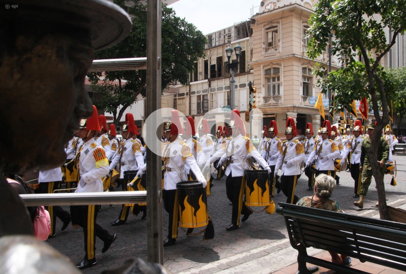 GYE-CEREMONIA MILITAR