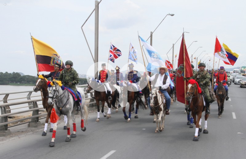 GYE-CEREMONIA MILITAR