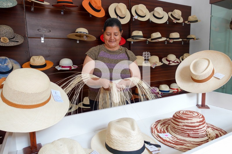 CUE-SOMBRERO-PANAMA-HAT
