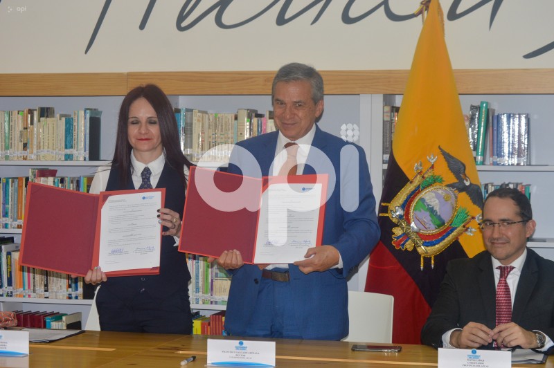 CUE-FIRMA-CONTRATO-HOSPITALES