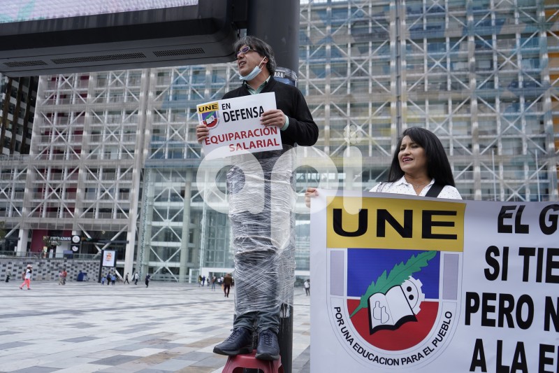 UIO-ENCADENADOS-UNE