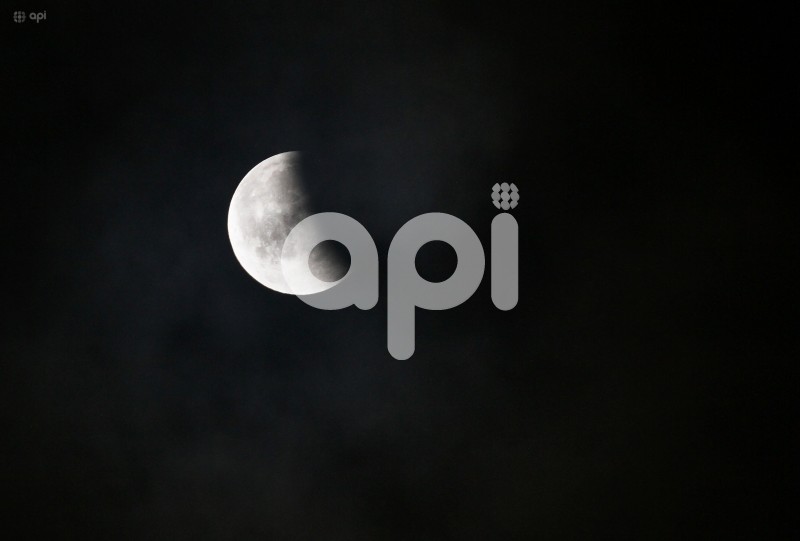 GYE-ECLIPSE LUNAR
