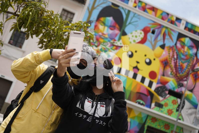 UIO-GRAFFIT-PIKACHU