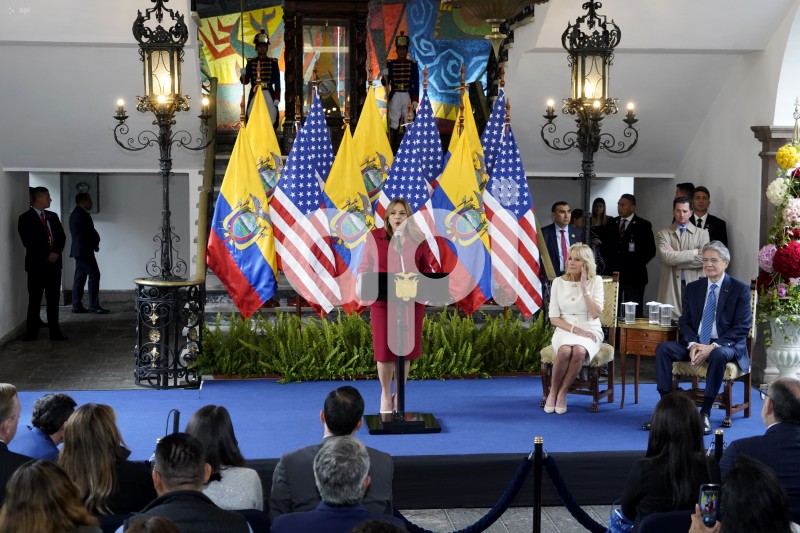 LASSO-PRIMERA-DAMA-ESTADOS-UNIDOS