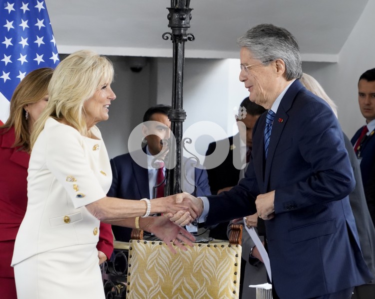 LASSO-PRIMERA-DAMA-ESTADOS-UNIDOS