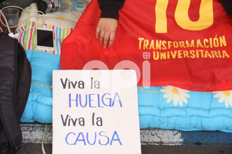 UNE-FIN-HUELGA-HAMBRE