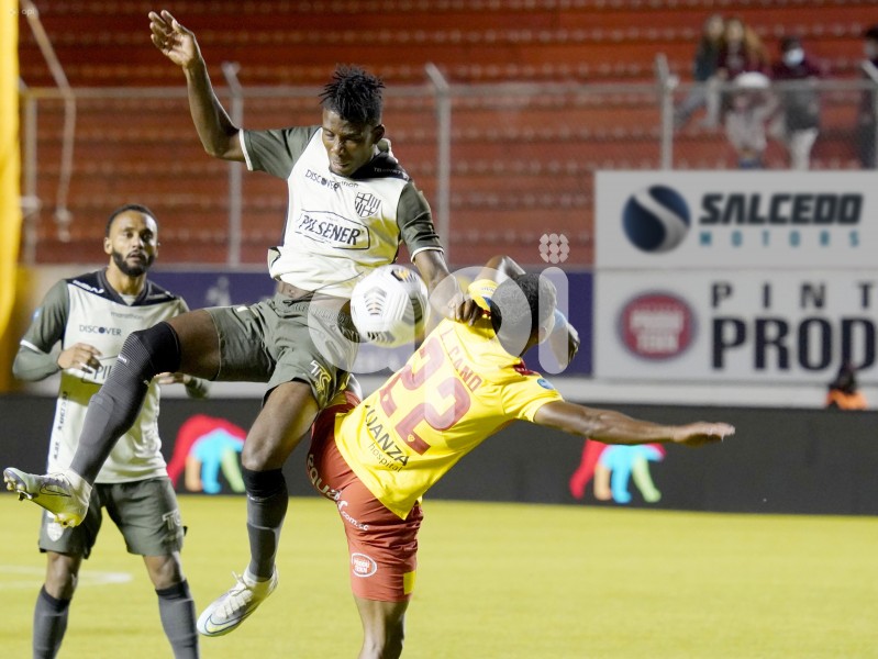 FBL-LIGAPRO-AUCAS-BARCELONA