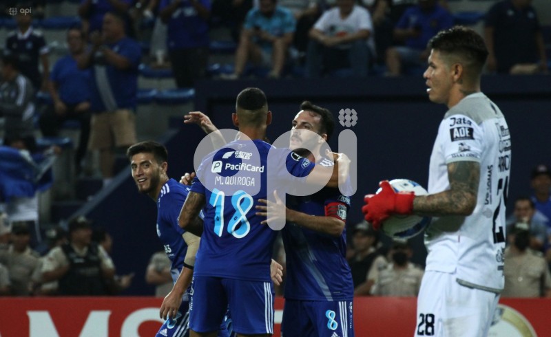 FBL-LIBERTADORES-EMELEC-PETROLERO