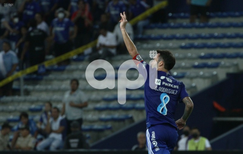FBL-LIBERTADORES-EMELEC-PETROLERO
