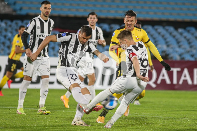 FBL-SUDAMERICANA-WANDERERS-BARCELONA