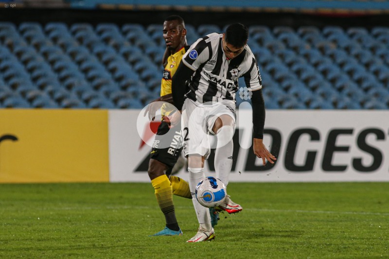 FBL-SUDAMERICANA-WANDERERS-BARCELONA