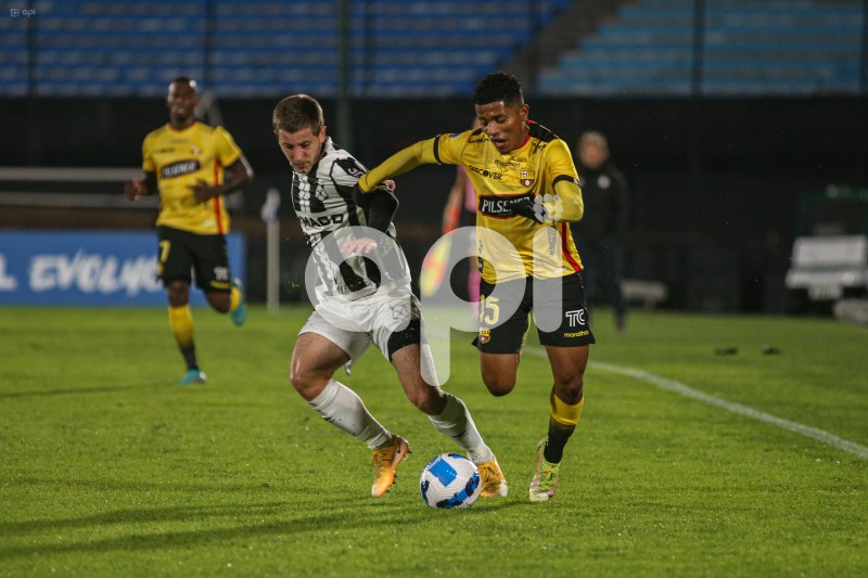 FBL-SUDAMERICANA-WANDERERS-BARCELONA